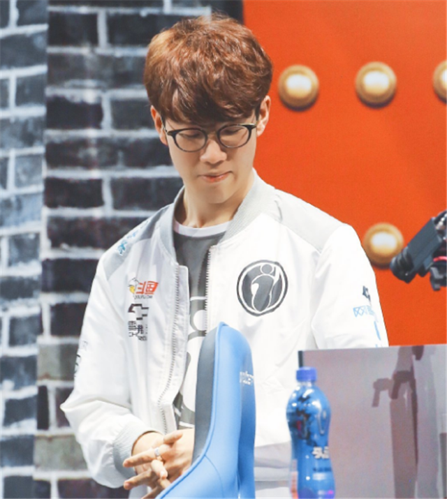 稳住一传后 稳住一传后